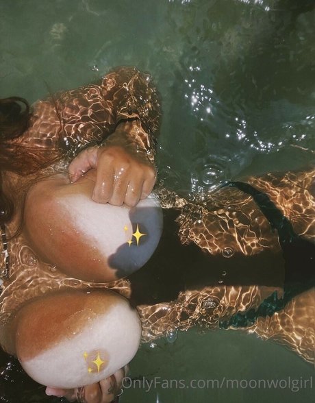 Naken lekkede OnlyFans-bilde av Lucianahenaro