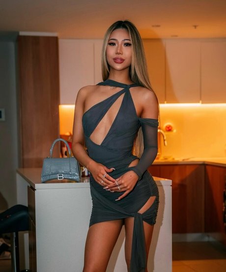 Naken läckt OnlyFans-bild av Michelle Lee