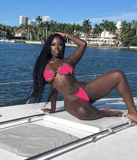 Photo nue de fuite OnlyFans de Ghanaiandol