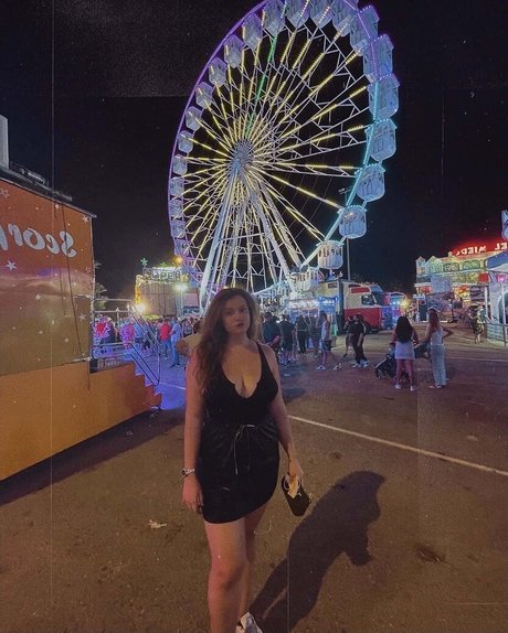 Carmen Curvy
