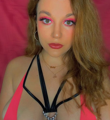Carmen Curvy