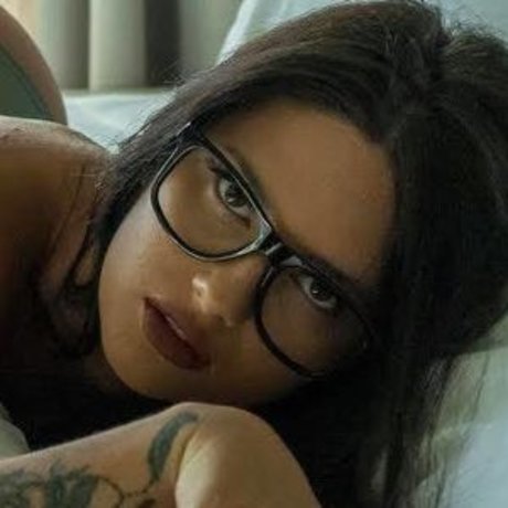 Naakte gelekte OnlyFans-foto van Ana Pusovnik