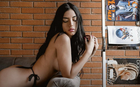Foto desnuda filtrada de OnlyFans de Emilymatutt
