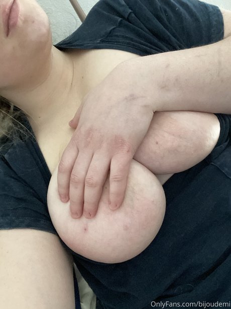 Bijou Demi