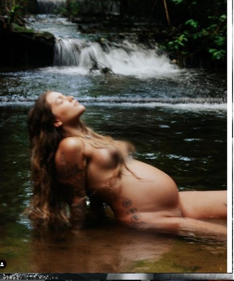Naken läckt OnlyFans-bild av Melissa Breia