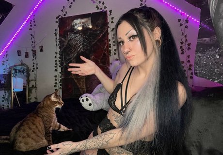 Alaston vuotanut OnlyFans-kuva Sliceperfection