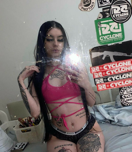 Naken lekkede OnlyFans-bilde av Clarapixys