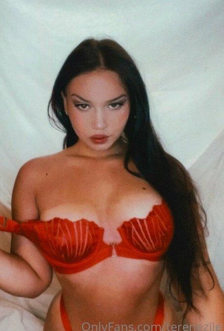 Alasti lekkinud OnlyFans-i pilt Terenezije