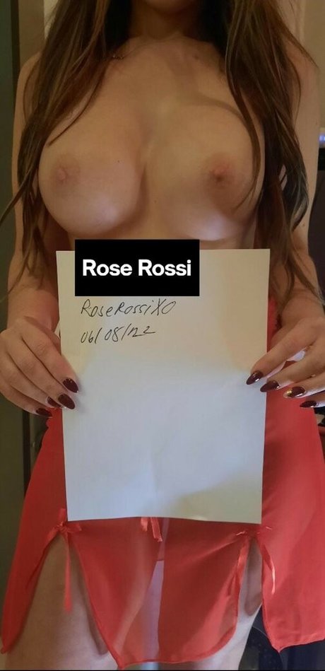 Foto di nudo di fuga di OnlyFans di Roserossixoxo