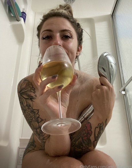 Naken läckt OnlyFans-bild av Angdollarsign