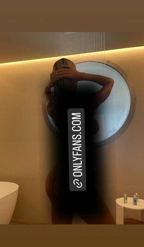 Naken läckt OnlyFans-bild av Caitlinjessie