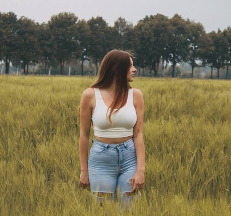 Naken lekkede OnlyFans-bilde av Jasmin Lutke