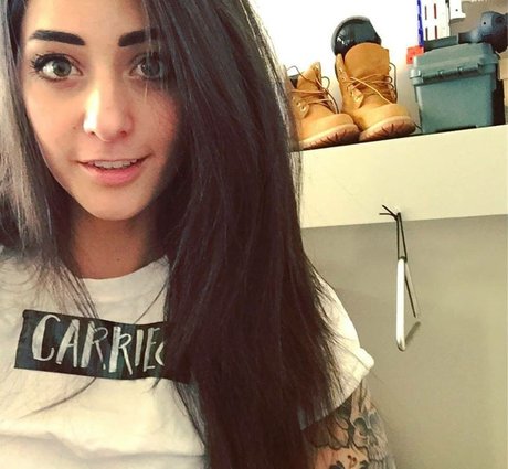 Nahá fotka uniklých OnlyFans od Twomgovercsquared