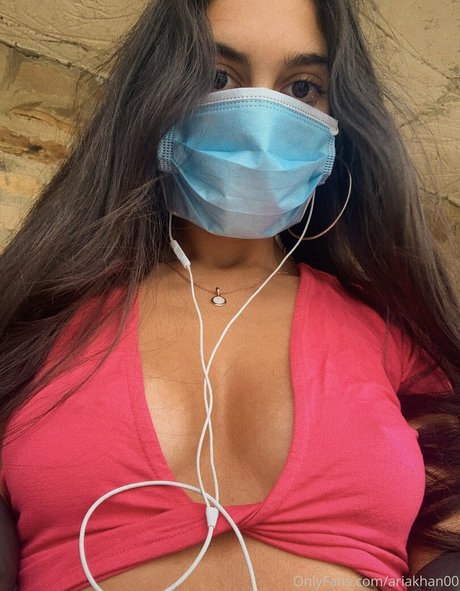 Ariakhan00
