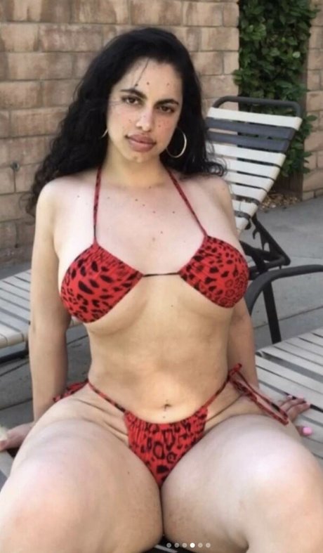 Nahá fotka uniklých OnlyFans od Razan Shihadeh