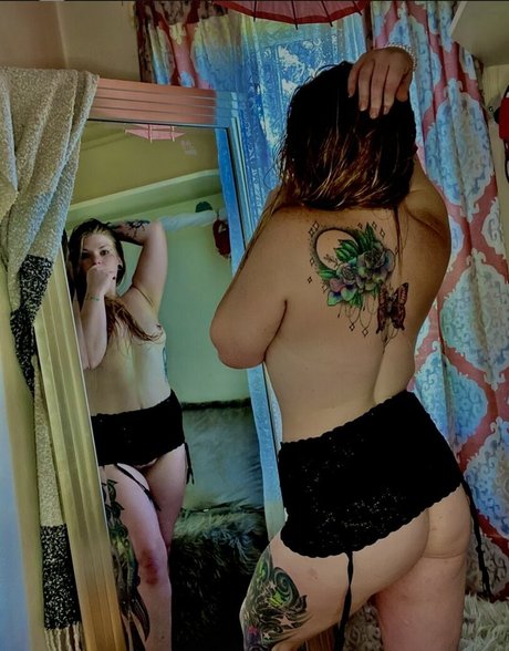 Naken läckt OnlyFans-bild av Daisyxxdoll