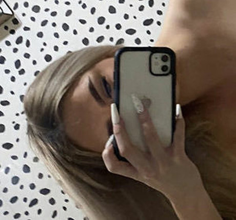 Nahá fotka uniklých OnlyFans od Teeteexoxo