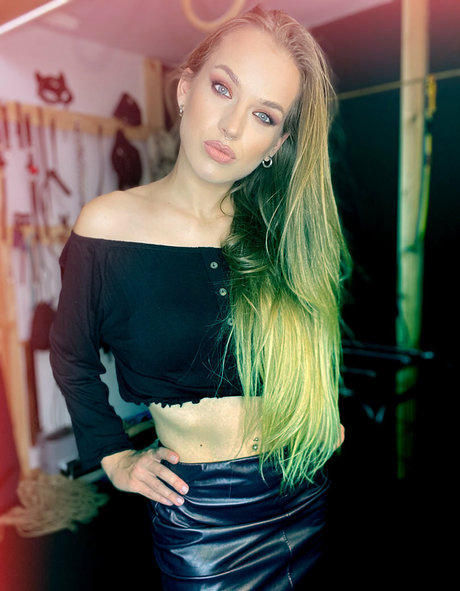 Nahá fotka uniklých OnlyFans od Lady Annabelle