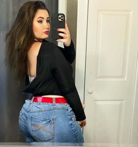 Nahá fotka uniklých OnlyFans od Sofia Macbeth