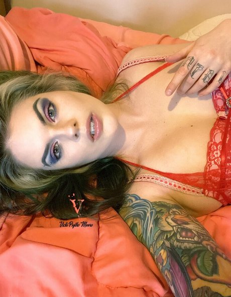 Vickipsythemoore