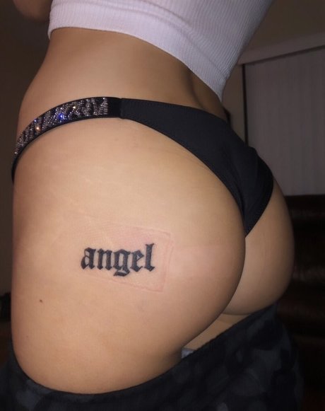 Naakte gelekte OnlyFans-foto van Alexandra Rose