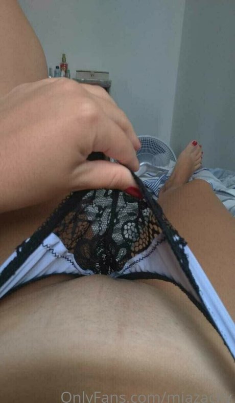 Naakte gelekte OnlyFans-foto van Mia Zacky