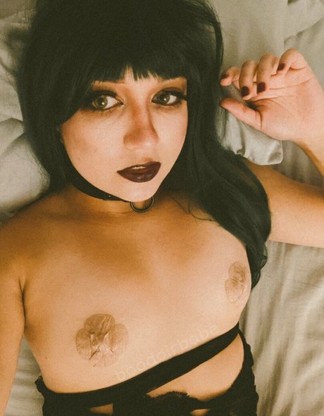 Naken lekkede OnlyFans-bilde av Boodoirbabe