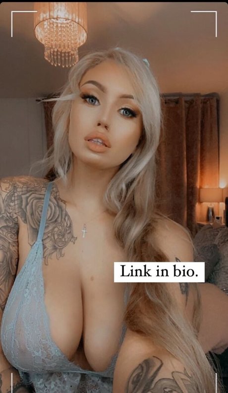 Foto di nudo di fuga di OnlyFans di Annalise Norvell