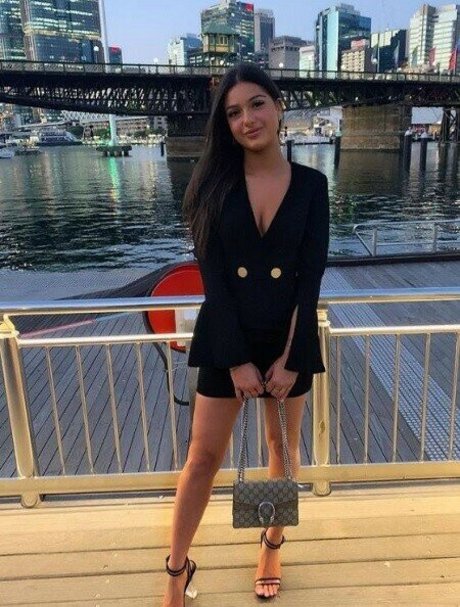 Обнаженная фотография утечки OnlyFans от Costeen Hatzi