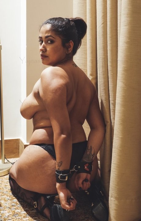 Nahá fotka uniklých OnlyFans od Yajnaseni