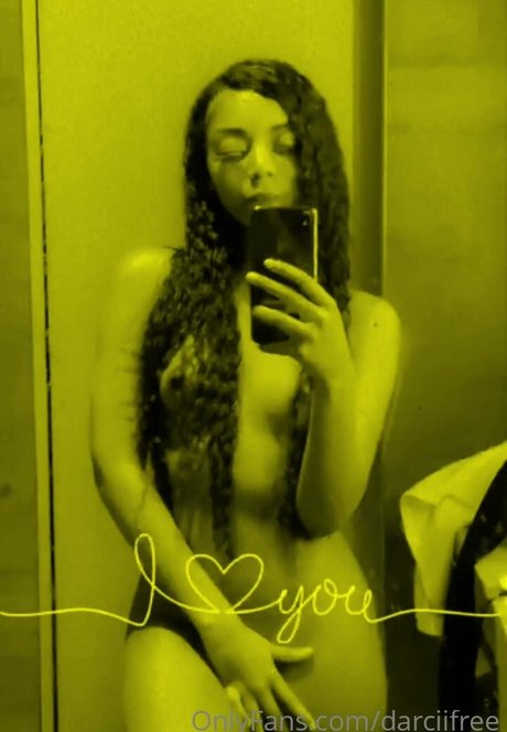 Nagie wyciekłe zdjęcie OnlyFans od Darciisworld