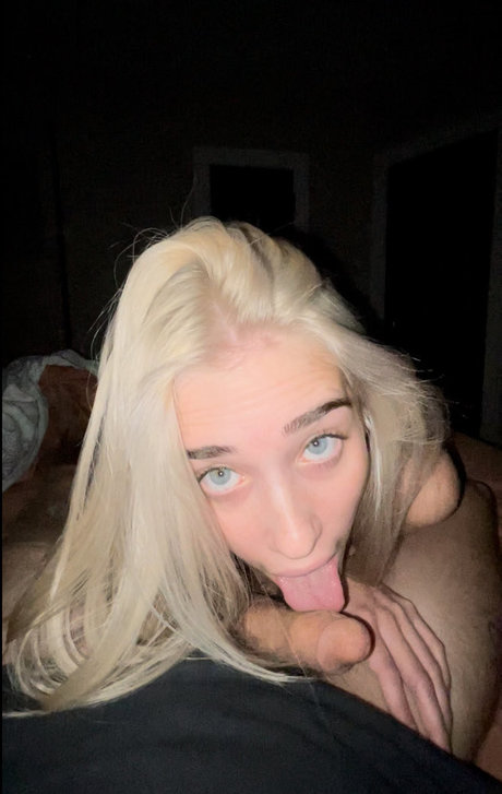 Alaston vuotanut OnlyFans-kuva Livvy