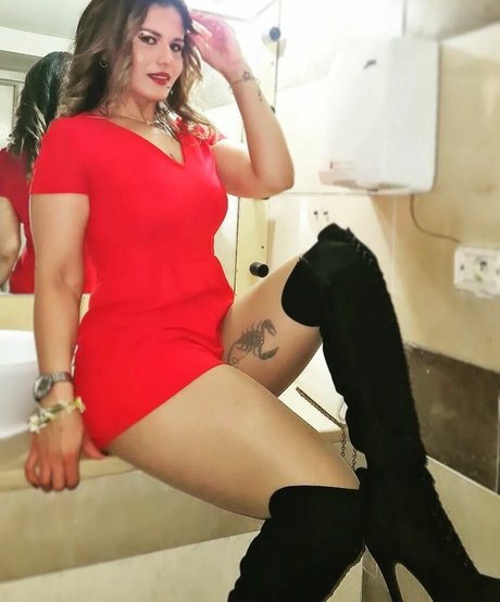 Aroua Dh OnlyFans