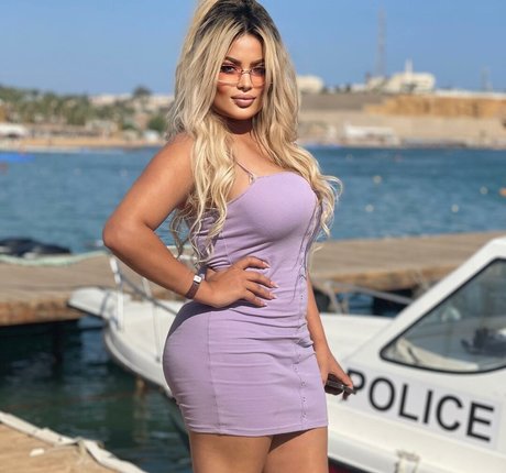 Nagie wyciekłe zdjęcie OnlyFans od Deli Sana