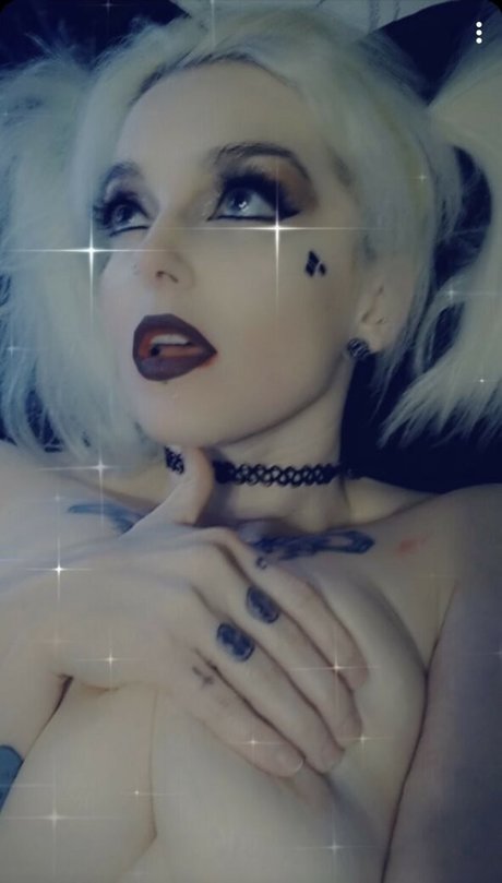 Nahá fotka uniklých OnlyFans od Gothicsushii
