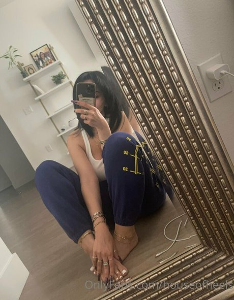 Feetbyjo