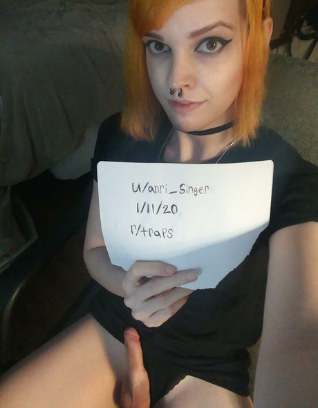 Naakte gelekte OnlyFans-foto van Anri Singer