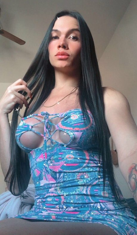Naken lekkede OnlyFans-bilde av Kelly Perutchelly