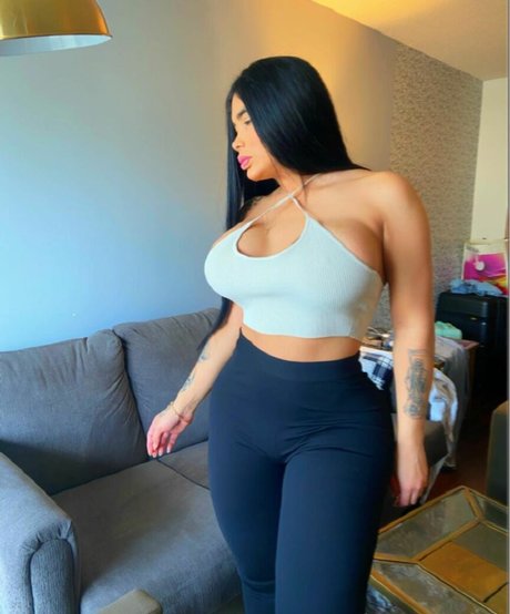 Naakte gelekte OnlyFans-foto van Italia Jimenez