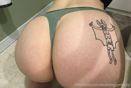 Alasti lekkinud OnlyFans-i pilt Bubblegumbaby