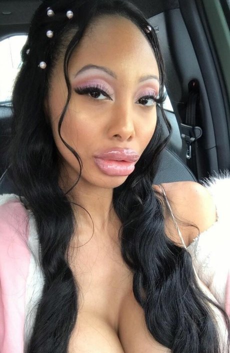 Naken lekkede OnlyFans-bilde av Ruby Sunset