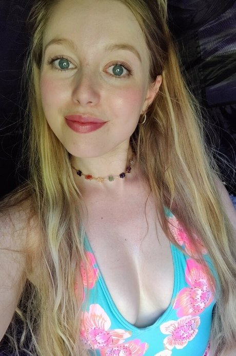 Naken läckt OnlyFans-bild av Dreamingofamelia