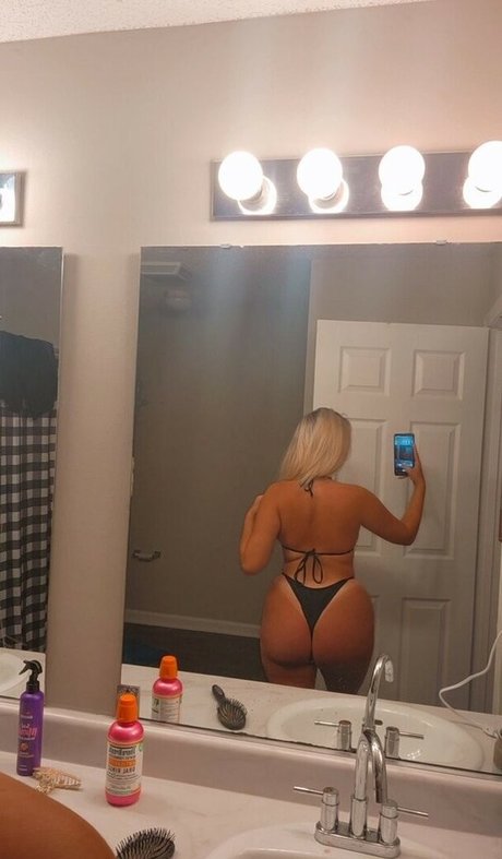 Naken läckt OnlyFans-bild av Hailsdanielle