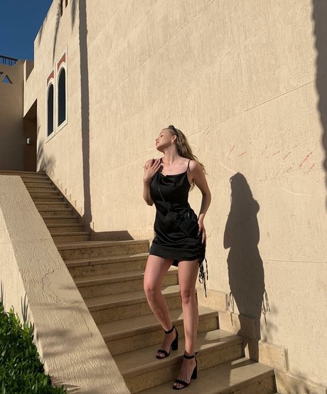 Naken lekkede OnlyFans-bilde av Darina
