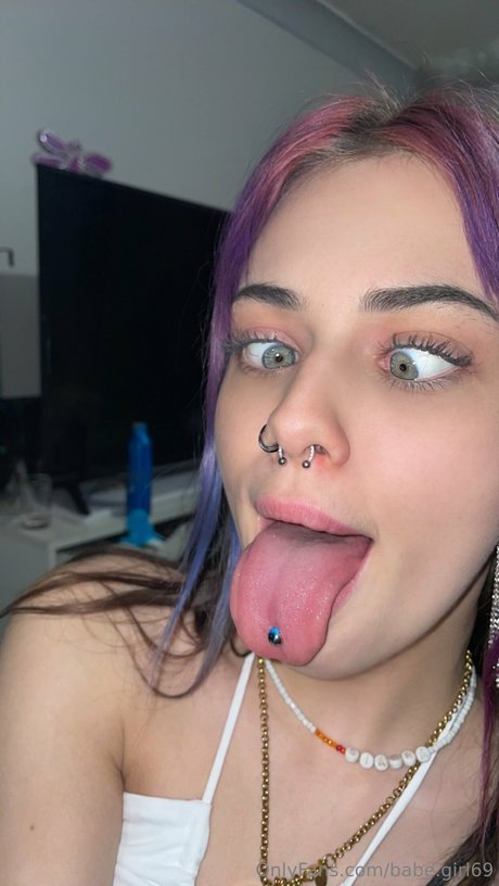 Alaston vuotanut OnlyFans-kuva Siamayll