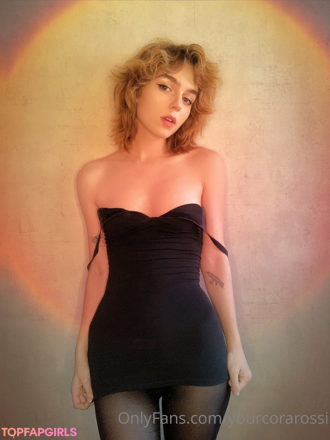 Nahá fotka uniklých OnlyFans od Cora Rossi #30
