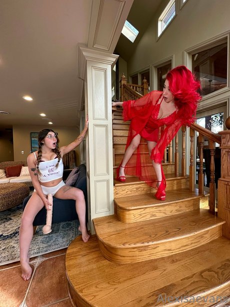 Naken lekkede OnlyFans-bilde av Alexis Evans