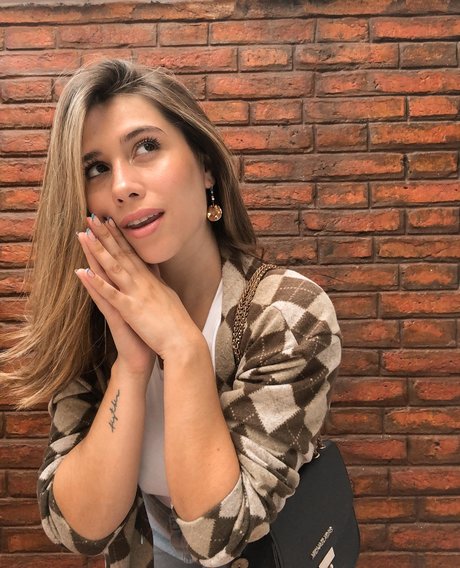 Naakte gelekte OnlyFans-foto van Maddi