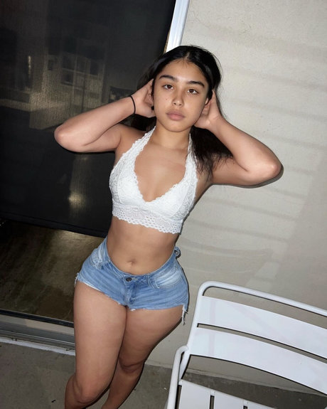 Naken läckt OnlyFans-bild av Iiluvava
