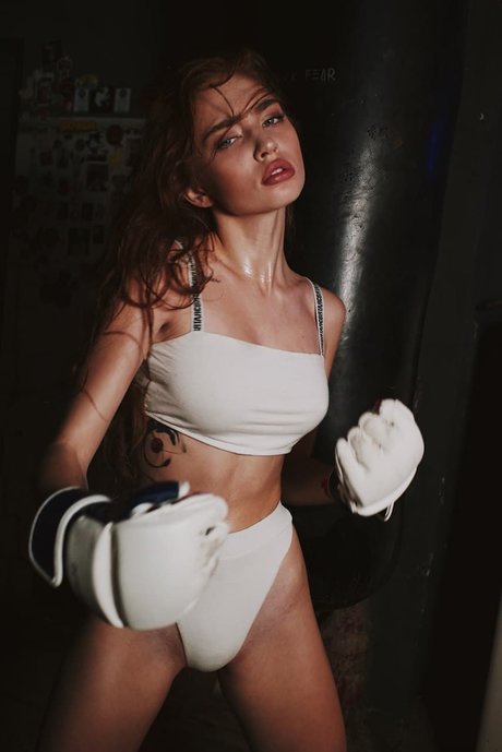 Naken läckt OnlyFans-bild av Renata Ri